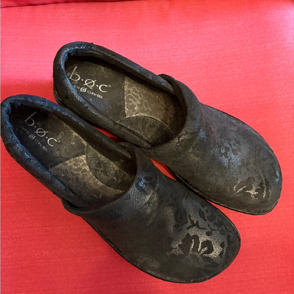 b.o.c. Elaborate Unique Patterned‎ Black Slip-Ons Size 9